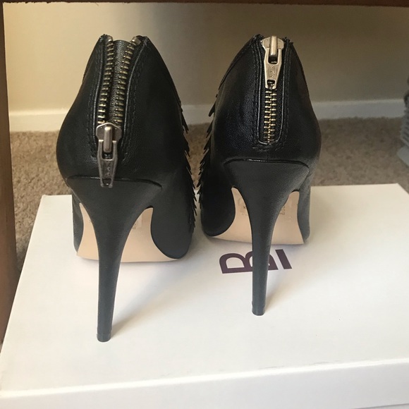 Fun Ruffle Detail Heels 🌼 - Picture 4 of 4